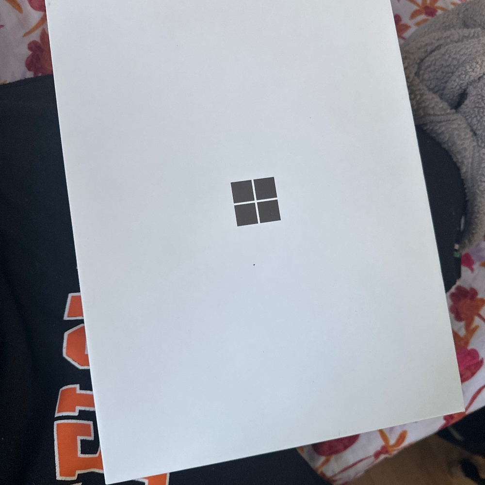 Microsoft surface pro 11th edition includes windows 11 home and power supply